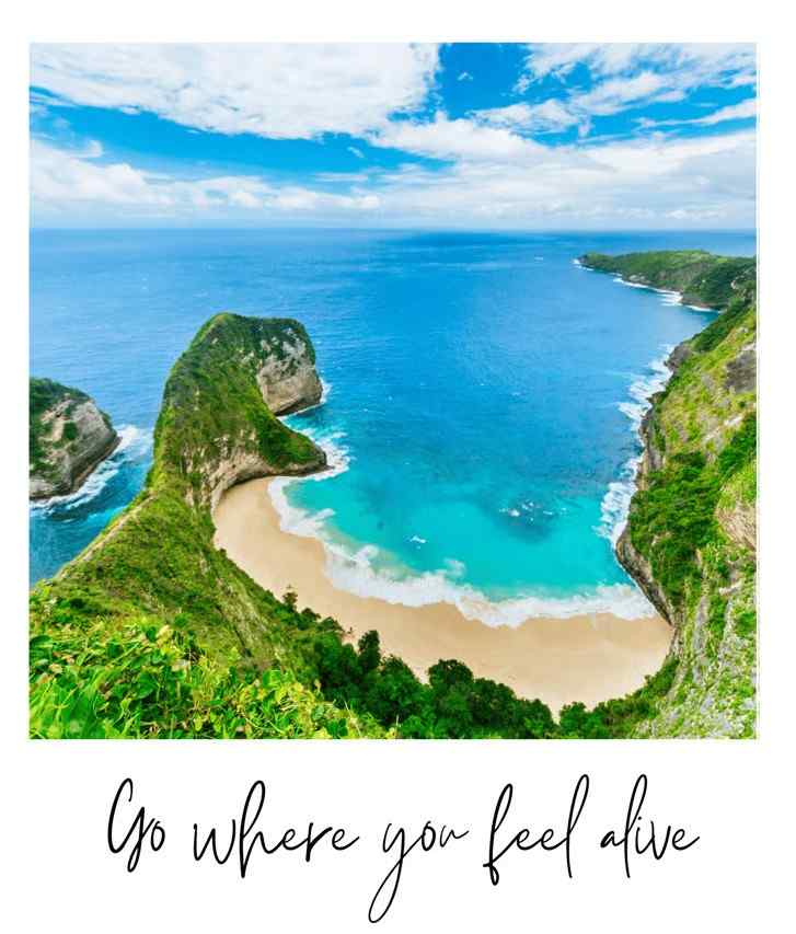 Nusa Penida island in Bali, Indonesia with dramatic cliffs, turquoise waters, and white sandy beaches – top budget travel destination for adventure and nature lovers.